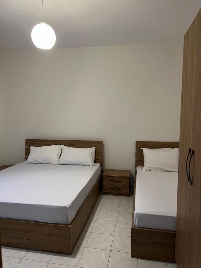 Guest House Sala Durrës Buitenkant foto